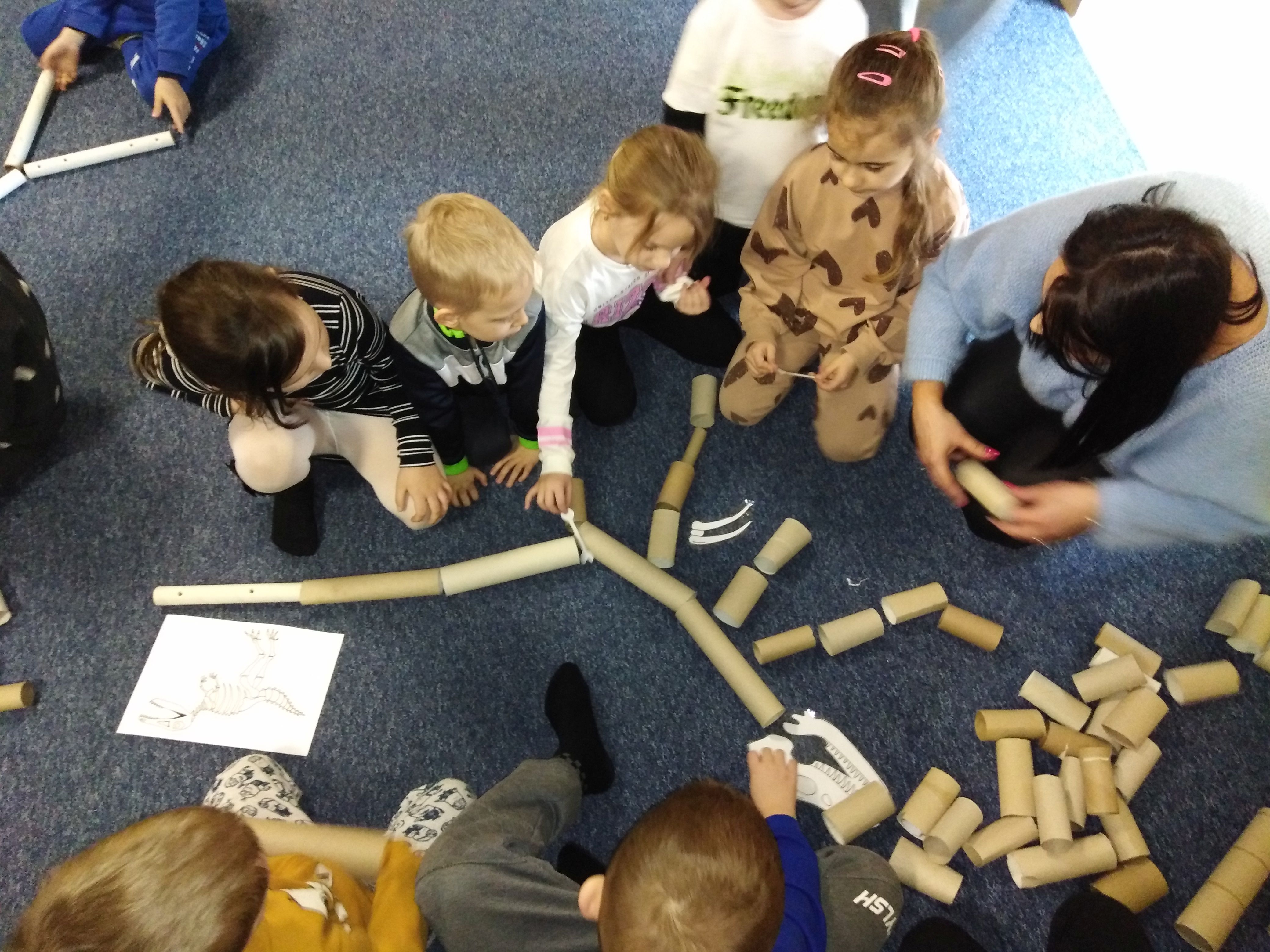 W świecie dinozaur&oacute;w